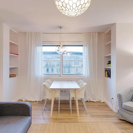 Look Apartment *